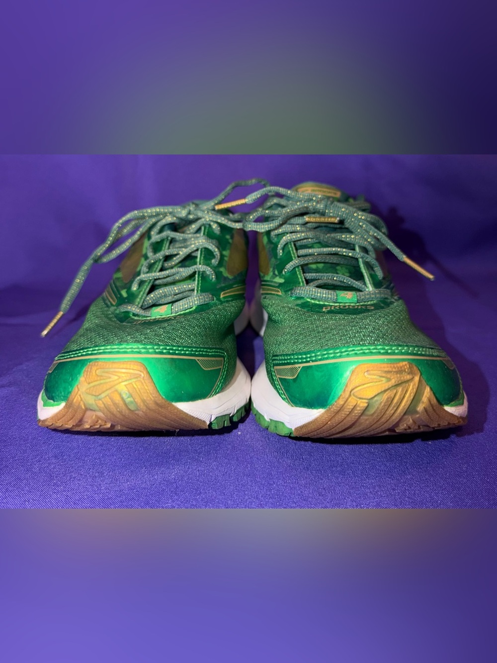 Brooks Launch 4 Women’s St. Patrick’s Day Green Shamrock Running Shoes Size 10.5 - Picture 2 of 8